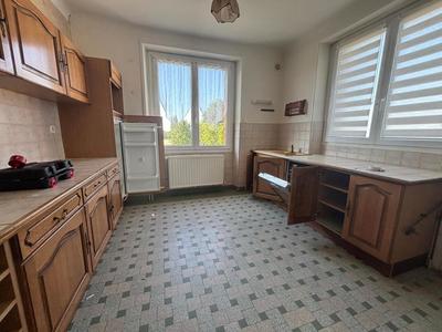 Maison - 94 m² - 6 pièces