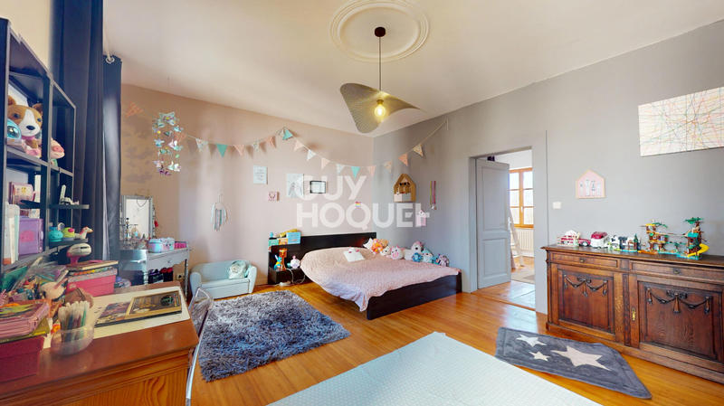 Demeure - 266 m² - 7 pièces