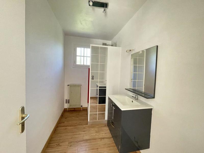 Maison - 240 m² - 8 pièces