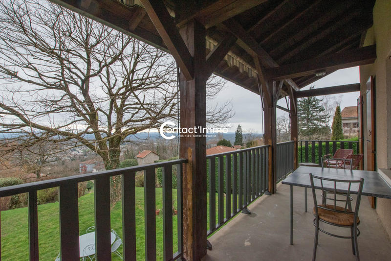 Maison - 210 m² - 6 pièces