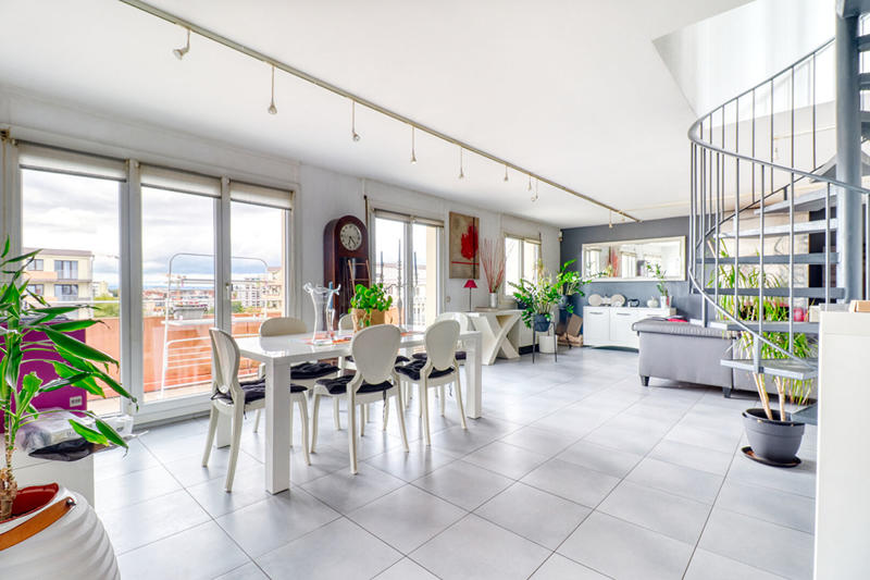 Appartement - 191 m² - 6 pièces