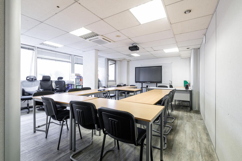 Local commercial - 225 m² - 8 pièces