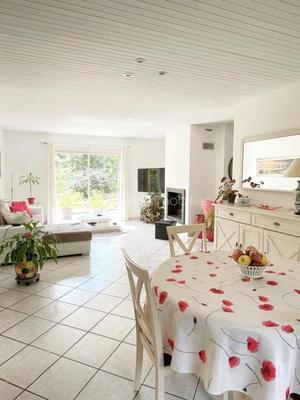 Maison traditionnelle - 96 m² - 4 pièces