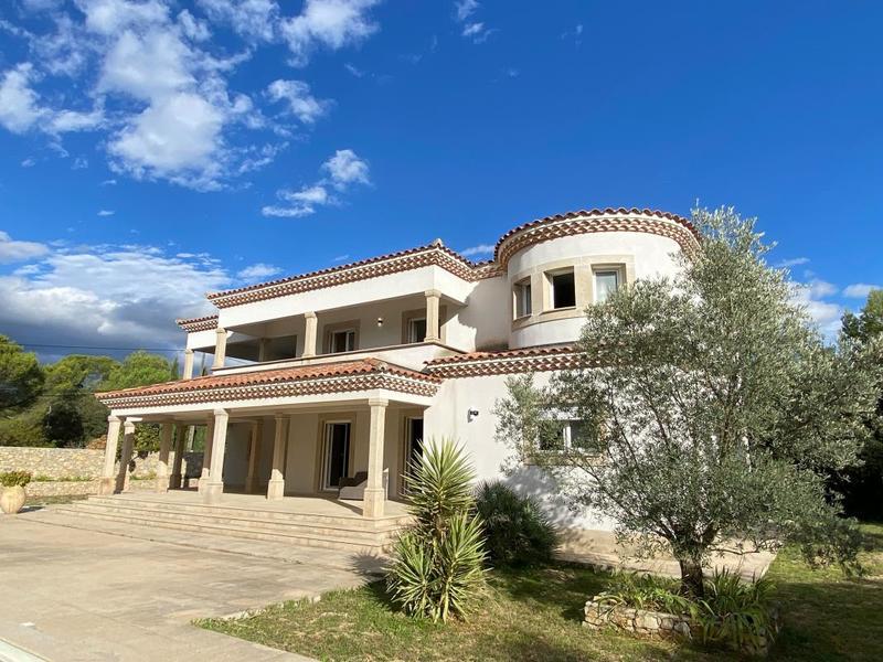 Villa - 180 m² - 6 pièces