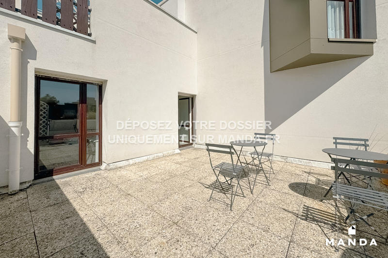 Chambre - 25 m² - 6 pièces