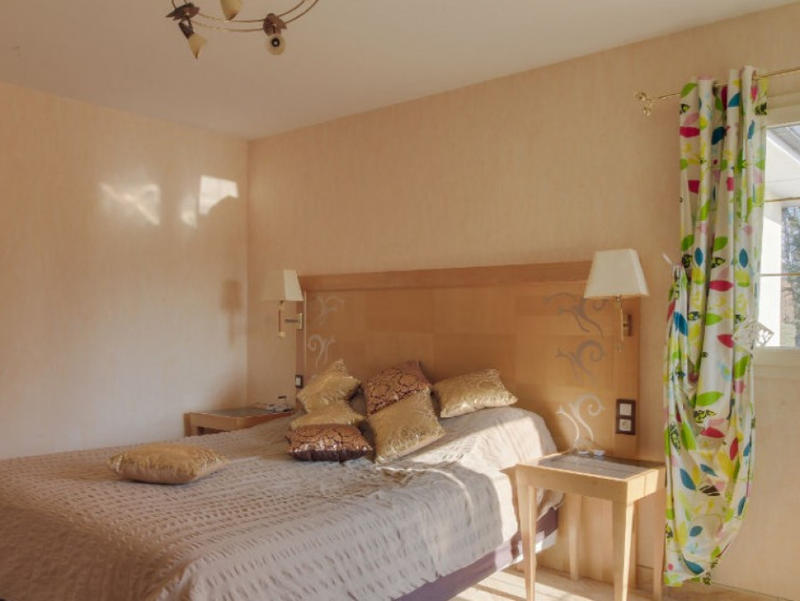 Maison - 350 m² - 7 pièces