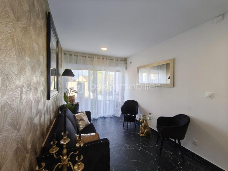 Maison traditionnelle - 251 m² - 7 pièces