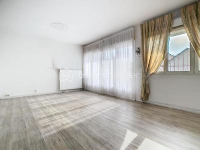 Appartement - 84 m² - 4 pièces