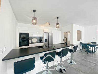 Maison - 122 m² - 5 pièces