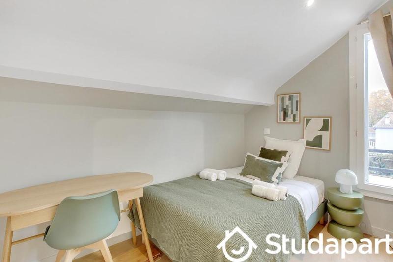 Chambre - 11 m² - 1 pièce