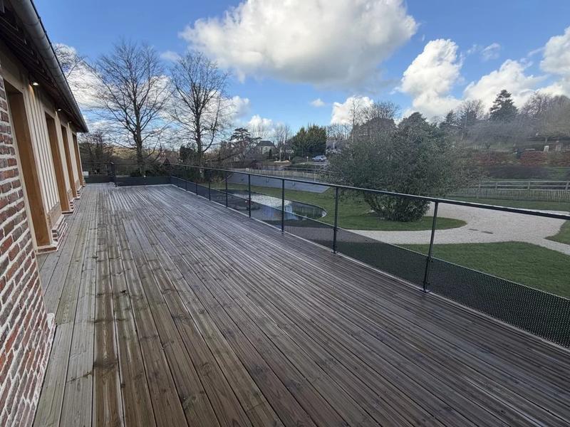 Propriété - 205 m² - 6 pièces