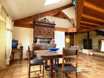 Appartement - 74 m² - 2 pièces