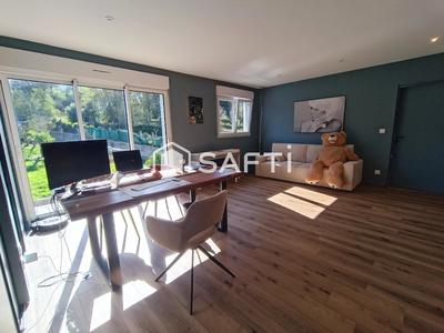 Maison - 220 m² - 7 pièces