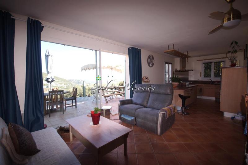 Maison - 104 m² - 5 pièces