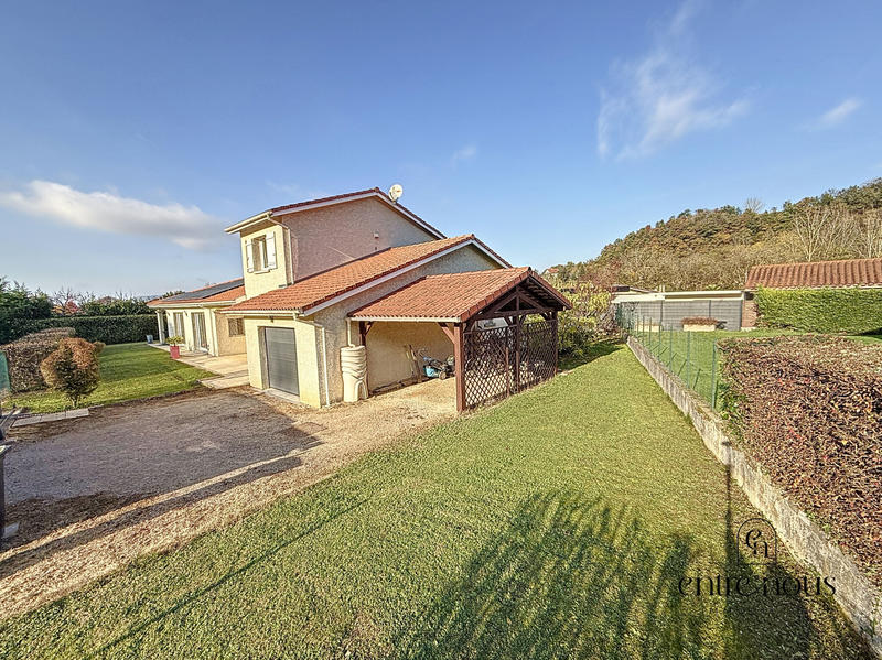 Maison - 250 m² - 5 pièces