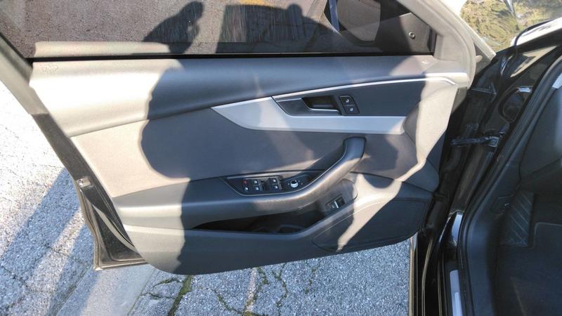 Audi A4 Avant 3 30 TDi 136 Mild Hybrid s-Tronic7 Business Line