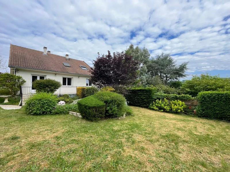 Maison - 166 m² - 7 pièces