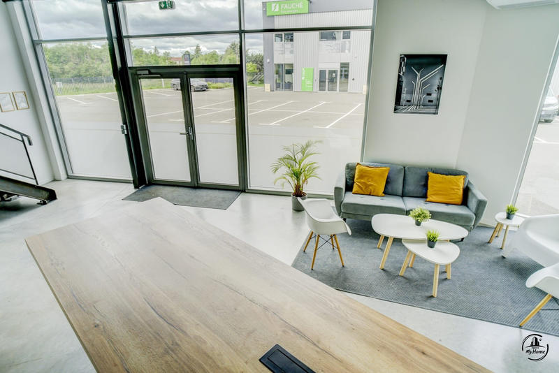 Local d'activités - 146 m²