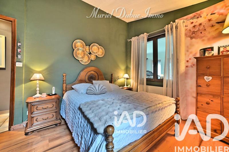 Maison - 239 m² - 8 pièces