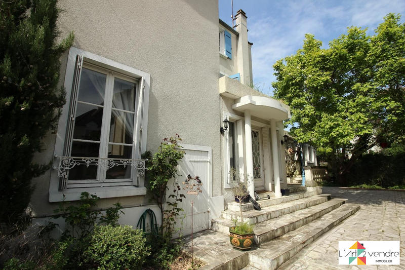 Maison - 143 m² - 7 pièces