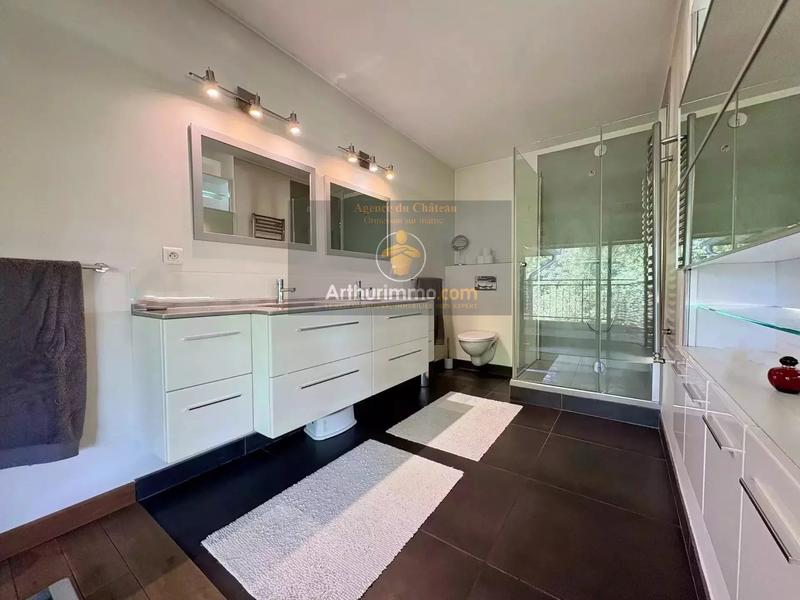 Maison - 254 m² - 10 pièces