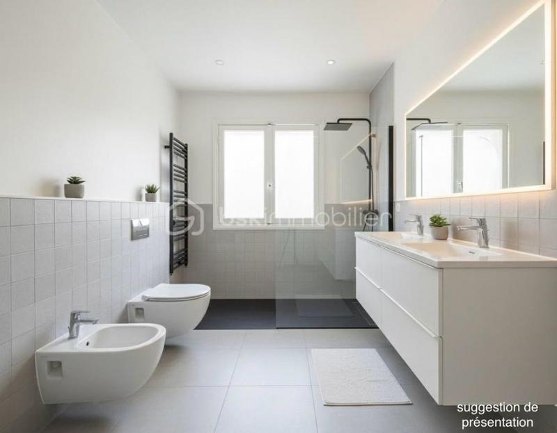 Maison - 130 m² - 8 pièces