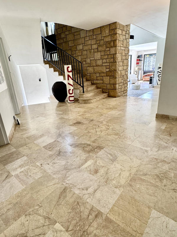 Maison - 311 m² - 8 pièces