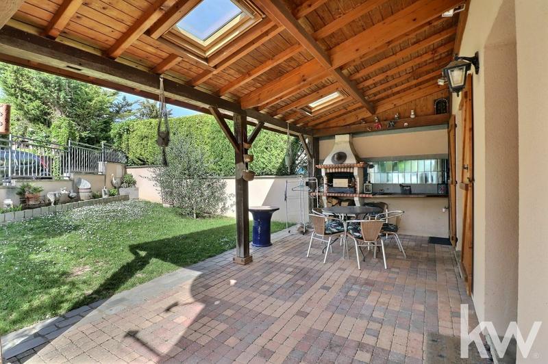 Maison - 90 m² - 6 pièces