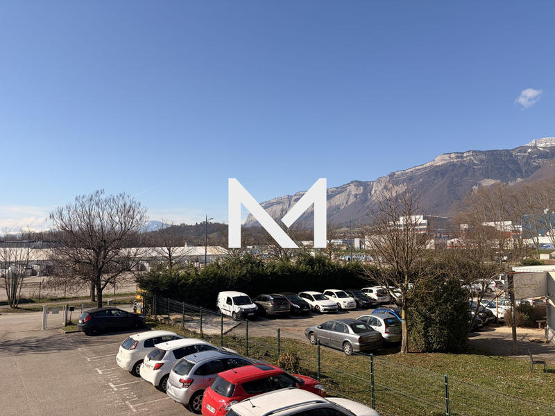 Local commercial - 95 m² - 3 pièces