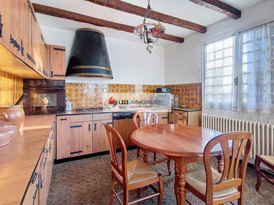 Maison traditionnelle - 175 m² - 7 pièces