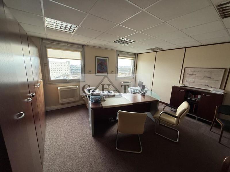 Bureau - 1 091 m²