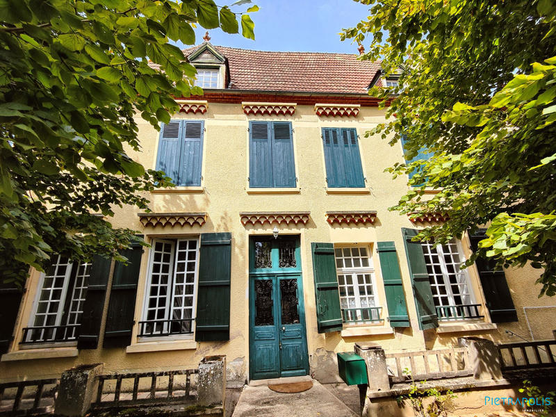 Maison - 300 m² - 8 pièces