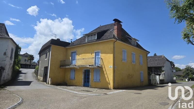 Maison - 209 m² - 8 pièces