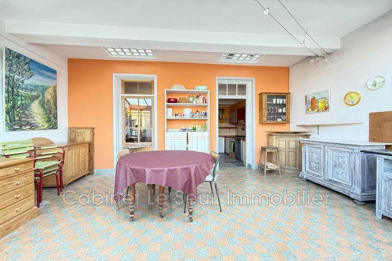 Maison - 252 m² - 9 pièces