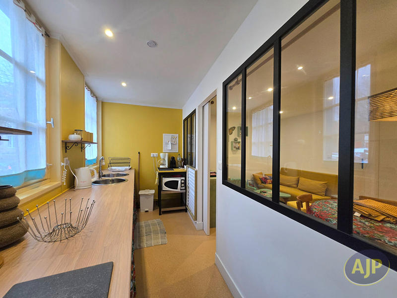 Immeuble - 32 m² - 7 pièces