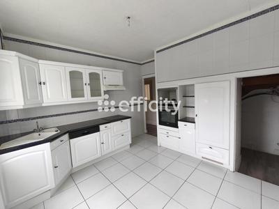 Maison - 156 m² - 7 pièces