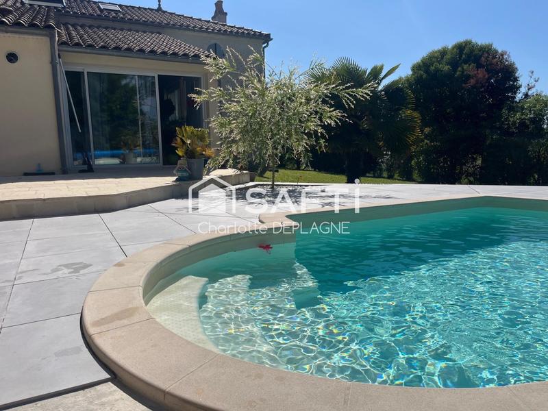 Maison - 263 m² - 7 pièces