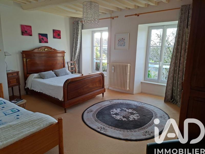 Maison - 323 m² - 8 pièces