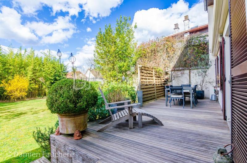 Maison traditionnelle - 150 m² - 8 pièces