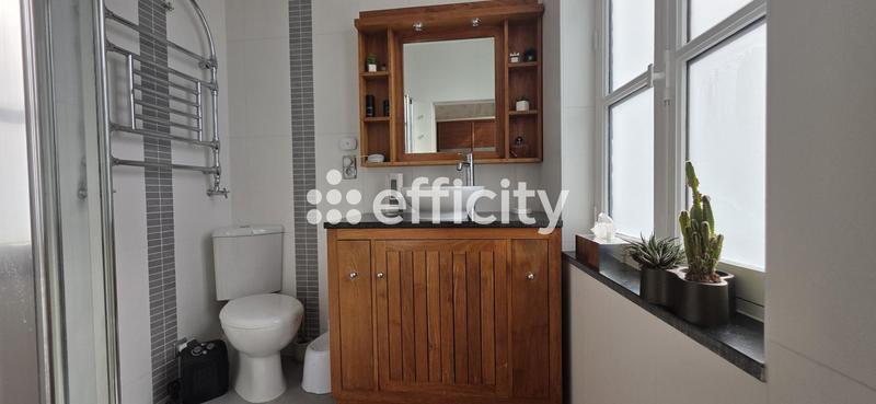 Maison - 212 m² - 9 pièces