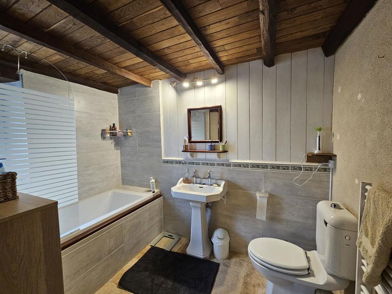 Maison traditionnelle - 250 m² - 10 pièces