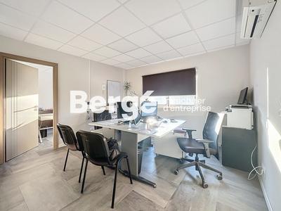 Bureau - 104 m² - 5 pièces