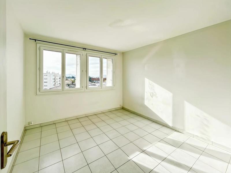 Appartement - 88 m² - 5 pièces