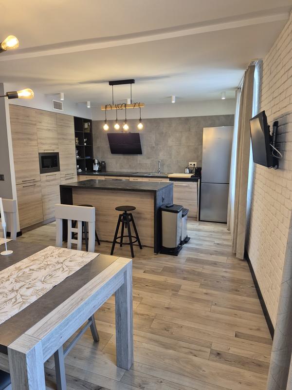 Maison - 442 m² - 13 pièces