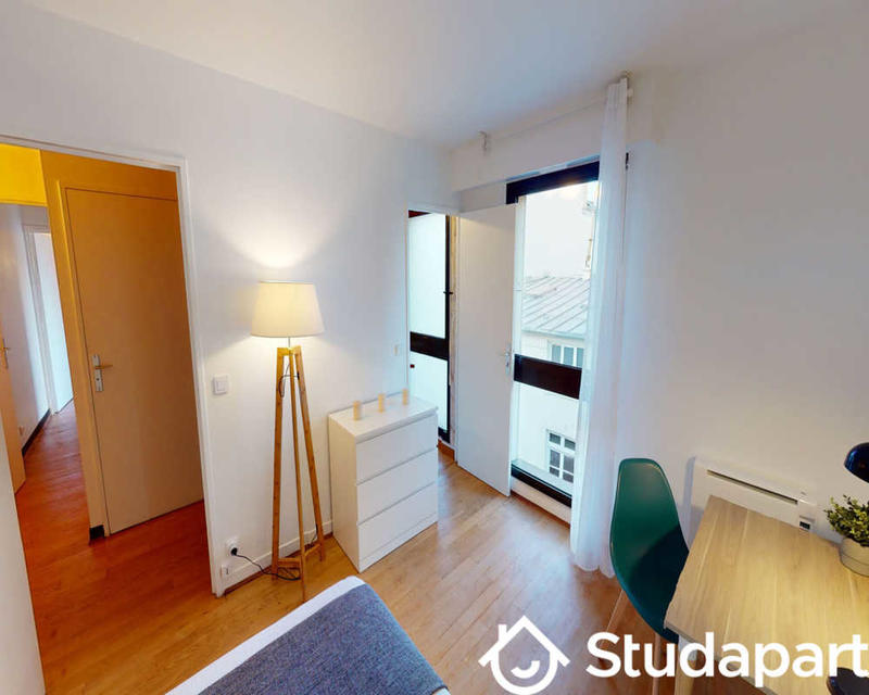 Chambre - 150 m² - 1 pièce