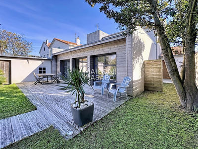 Maison - 199 m² - 9 pièces