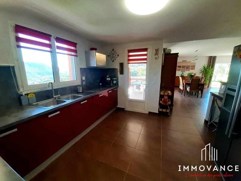 Villa - 196 m² - 7 pièces