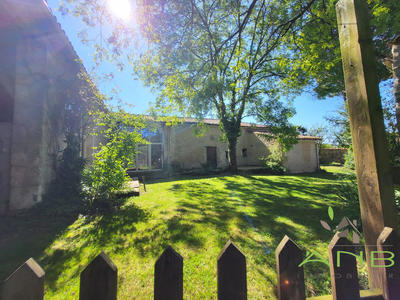 Maison - 254 m² - 10 pièces