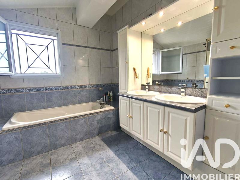 Maison - 139 m² - 5 pièces