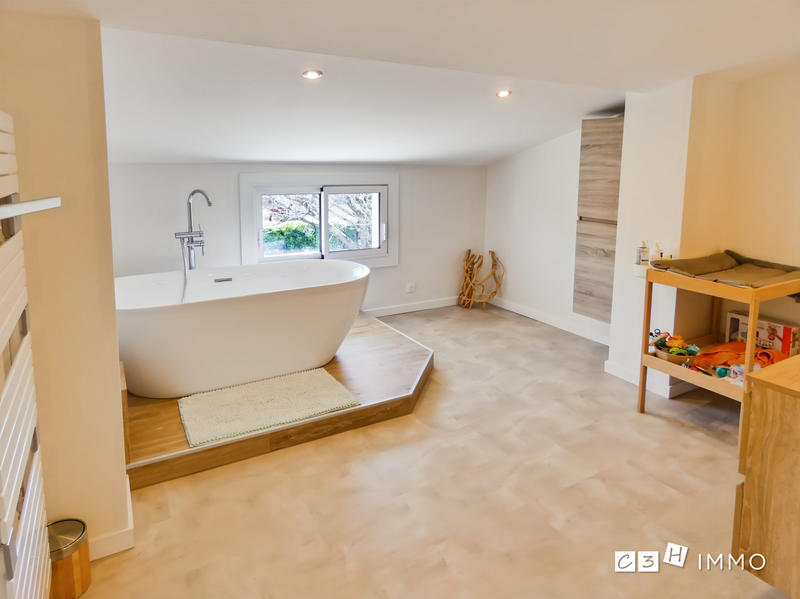 Maison - 151 m² - 6 pièces